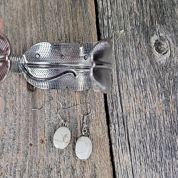 Southwestern style cuff bracelet with earrings Large 8" - Picture 5 of 5